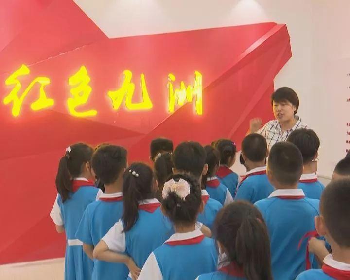 今天消息,外媒统计有史以来最畅销的手机:诺基亚、苹果包揽 TOP10